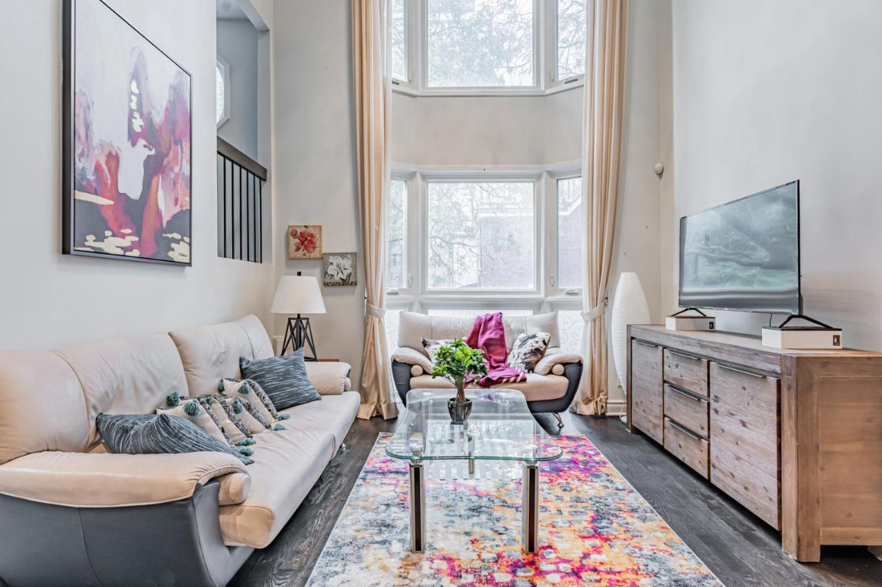 Beautiful Property In Downtown Core Close To Subway Station! Toronto Eksteriør bilde