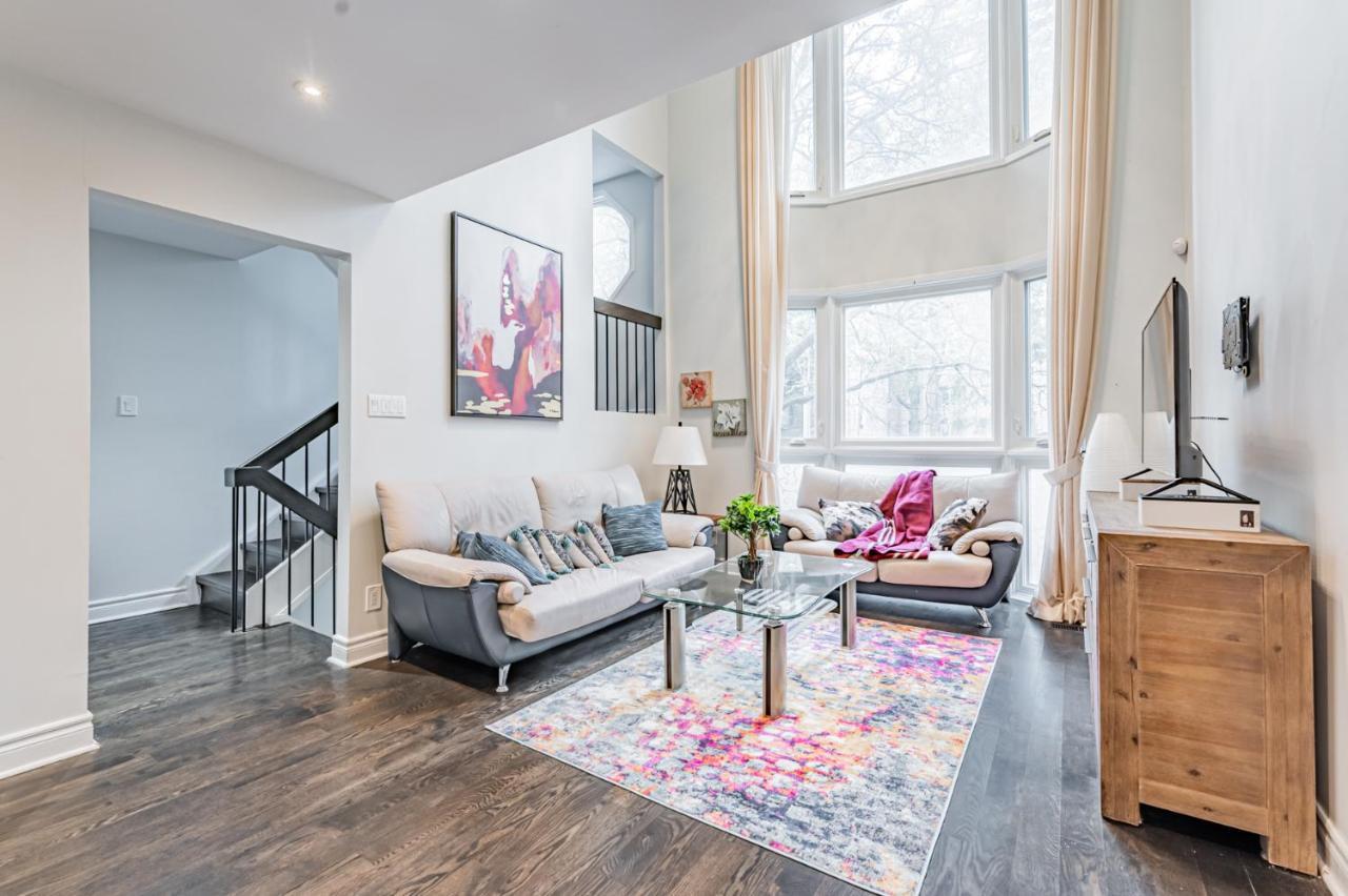 Beautiful Property In Downtown Core Close To Subway Station! Toronto Eksteriør bilde