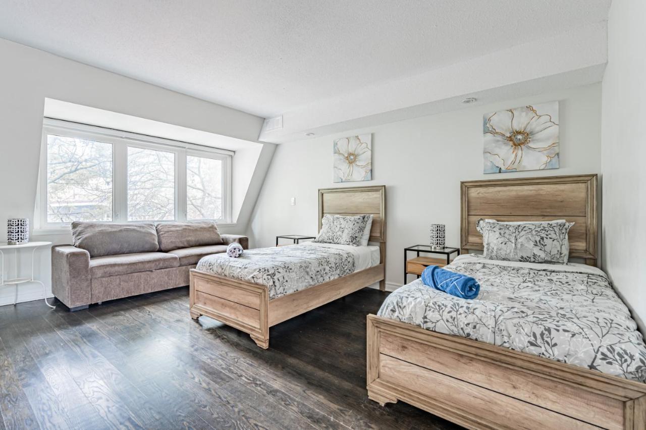 Beautiful Property In Downtown Core Close To Subway Station! Toronto Eksteriør bilde