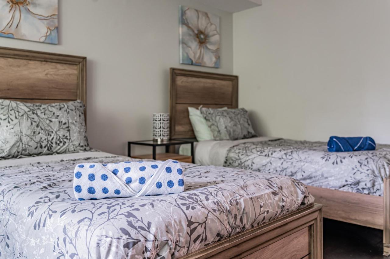 Beautiful Property In Downtown Core Close To Subway Station! Toronto Eksteriør bilde