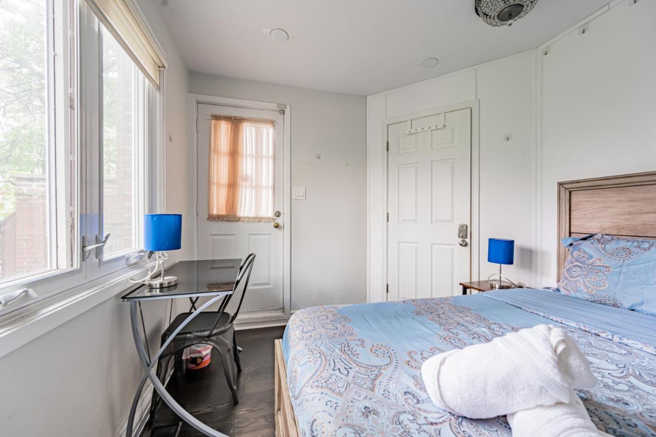 Beautiful Property In Downtown Core Close To Subway Station! Toronto Eksteriør bilde