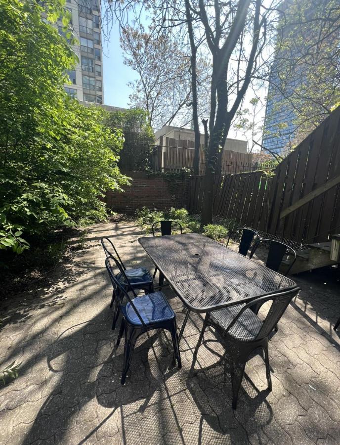 Beautiful Property In Downtown Core Close To Subway Station! Toronto Eksteriør bilde