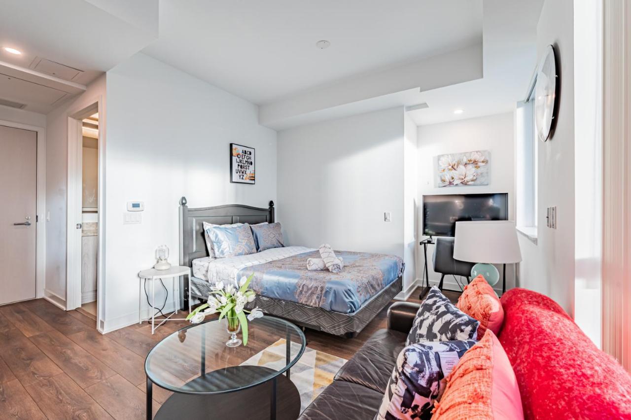 Beautiful Property In Downtown Core Close To Subway Station! Toronto Eksteriør bilde